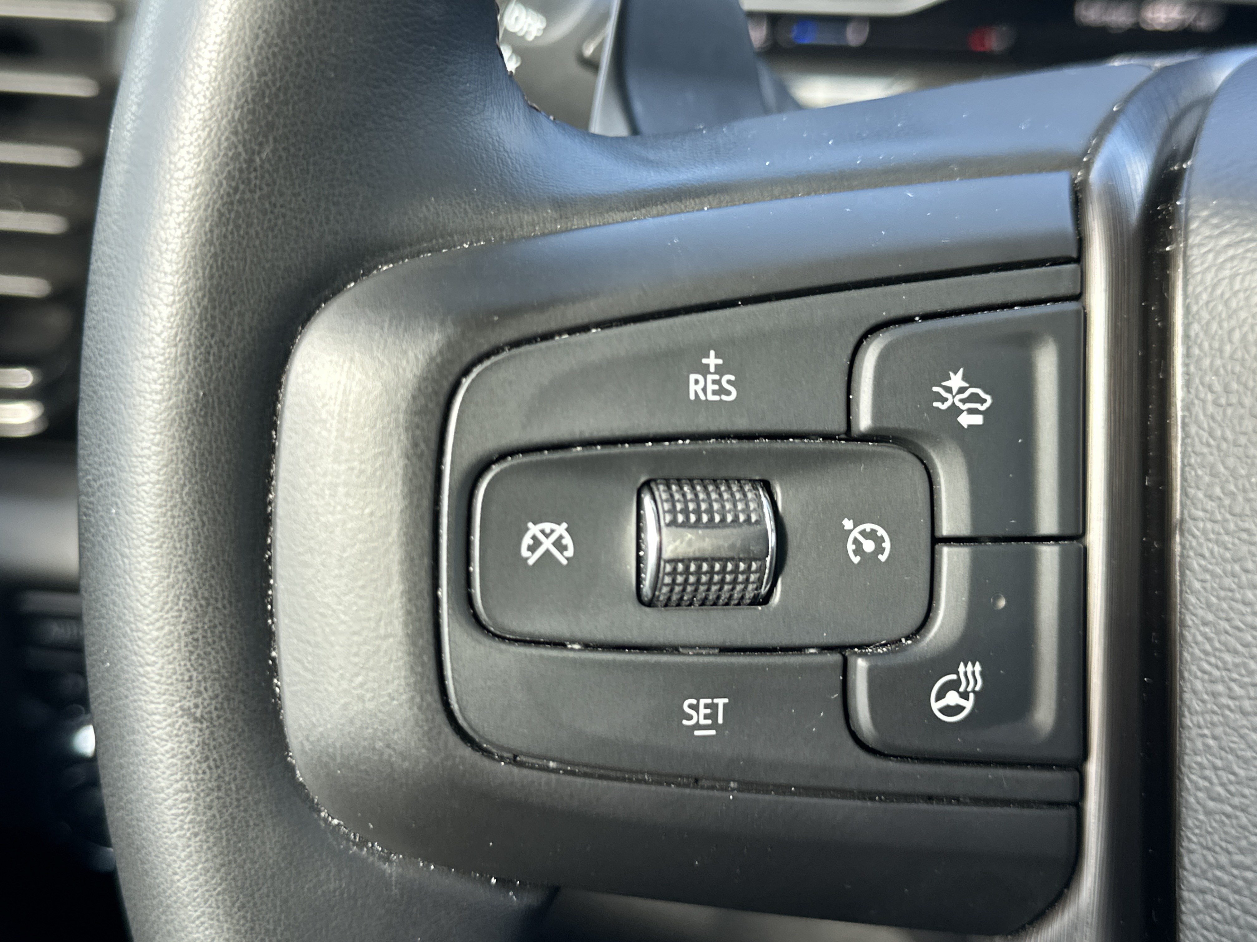 Used 2025 GMC Sierra 1500 AT4 w/ Technology Package AWD/4WD image 26