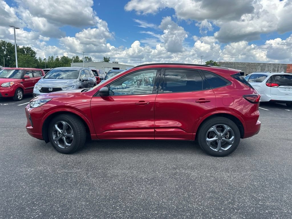 Used 2023 Ford Escape ST-Line w/ Tech Pack #1 AWD/4WD image 7