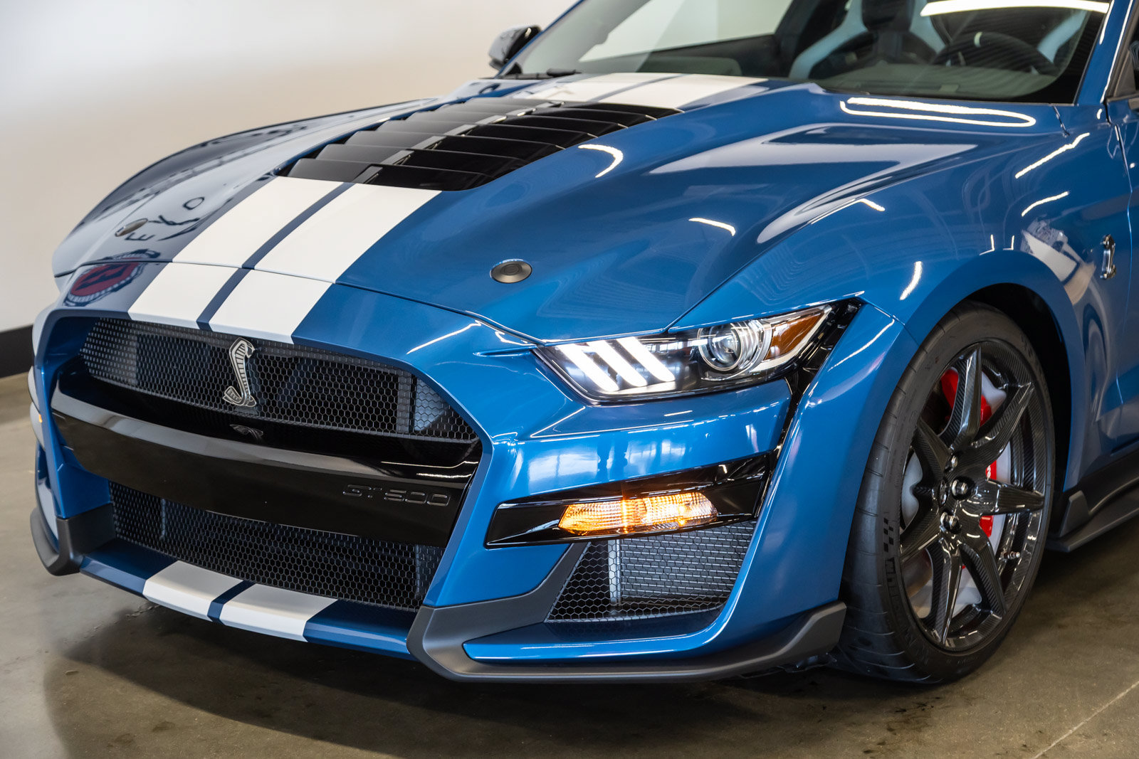 Used 2020 Ford Mustang Shelby GT500 w/ Carbon Fiber Track Pack RWD image 24