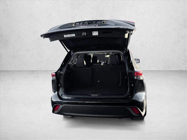 Used 2024 Toyota Highlander XLE image 7