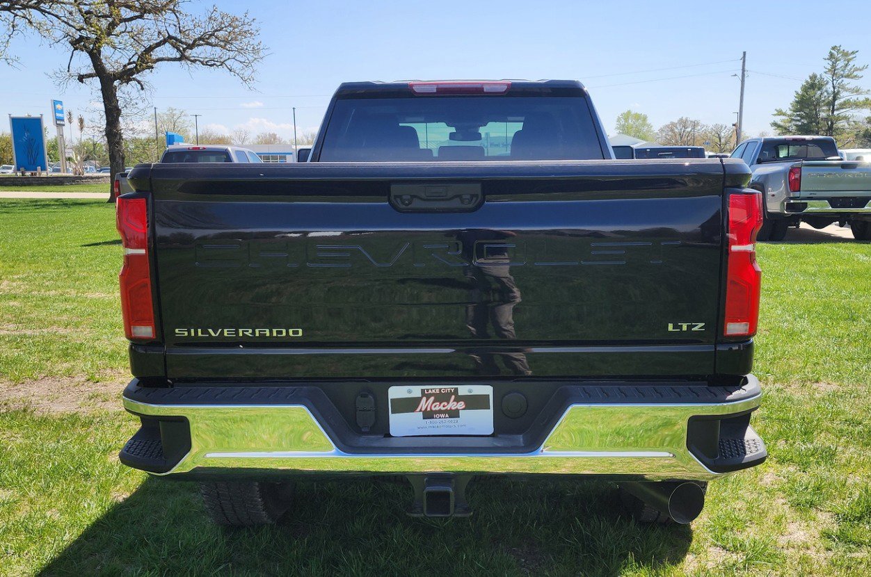 Certified 2026 Chevrolet Silverado 3500 LTZ AWD/4WD image 4