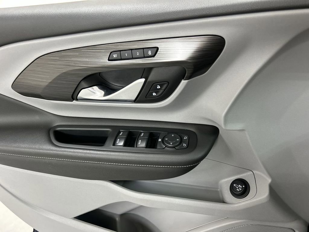 Certified 2022 GMC Terrain SLT w/ Tech Package AWD/4WD image 11