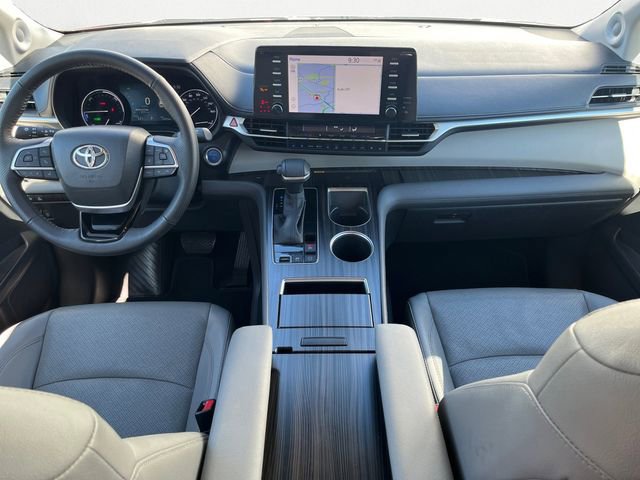 Used 2023 Toyota Sienna Limited FWD image 12