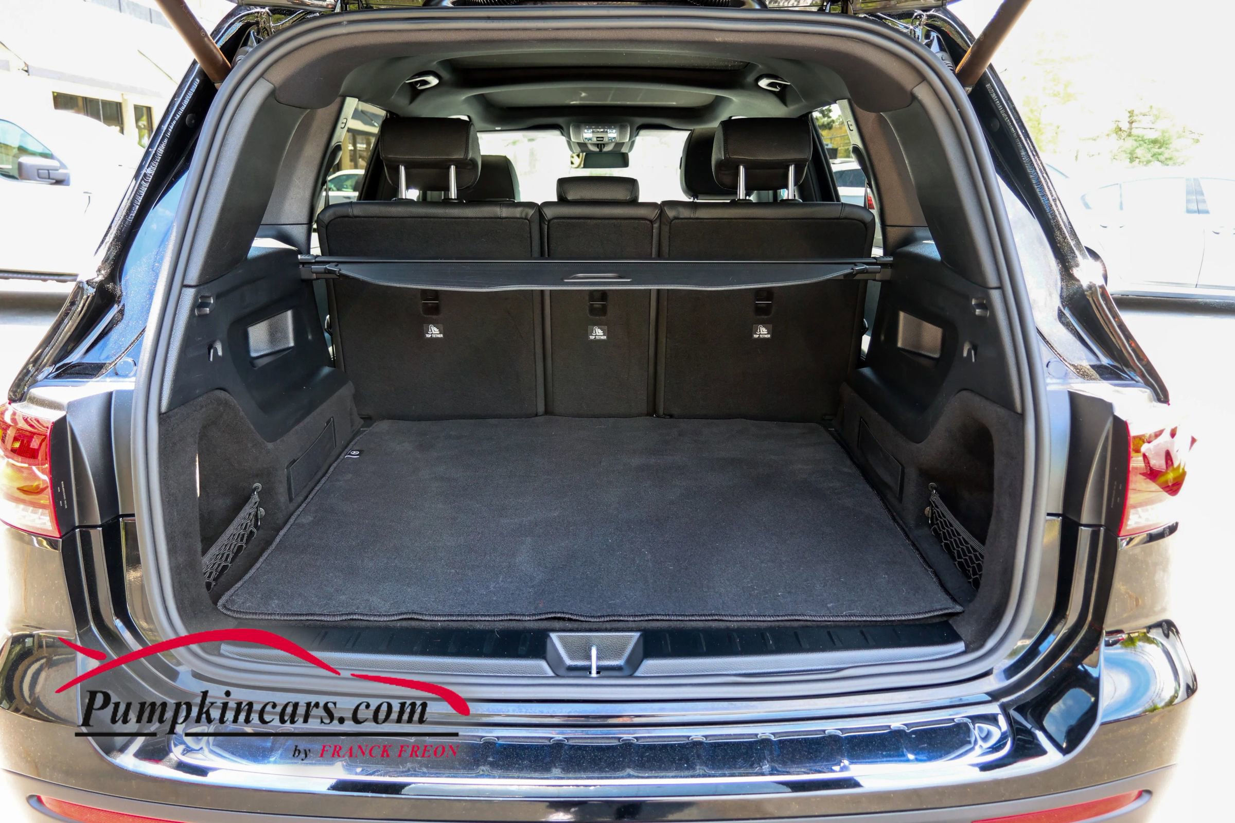 Used 2021 Mercedes-Benz GLB 250 4MATIC w/ Premium Package image 18