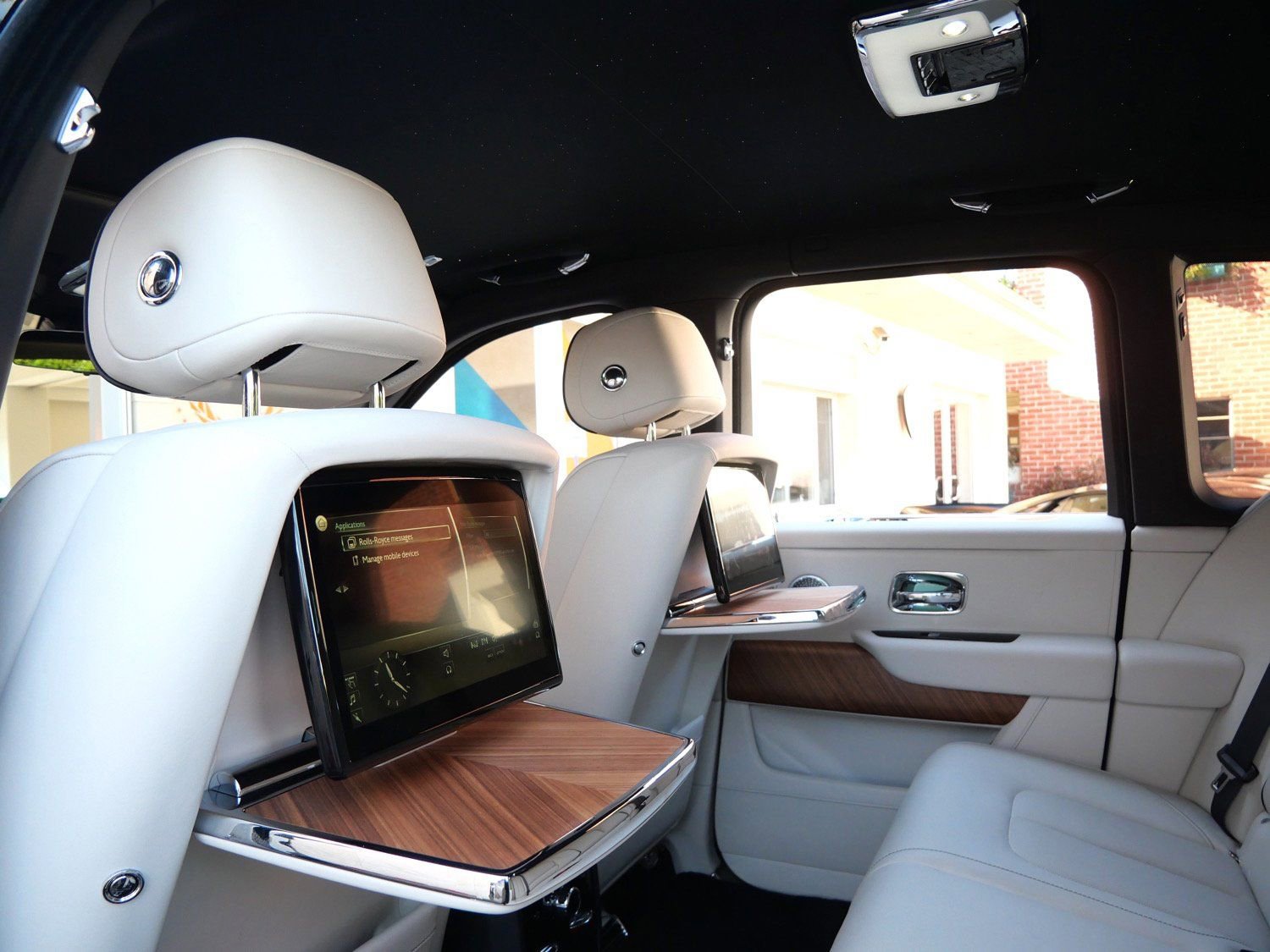 Certified 2023 Rolls-Royce Cullinan w/ Cullinan Package image 26