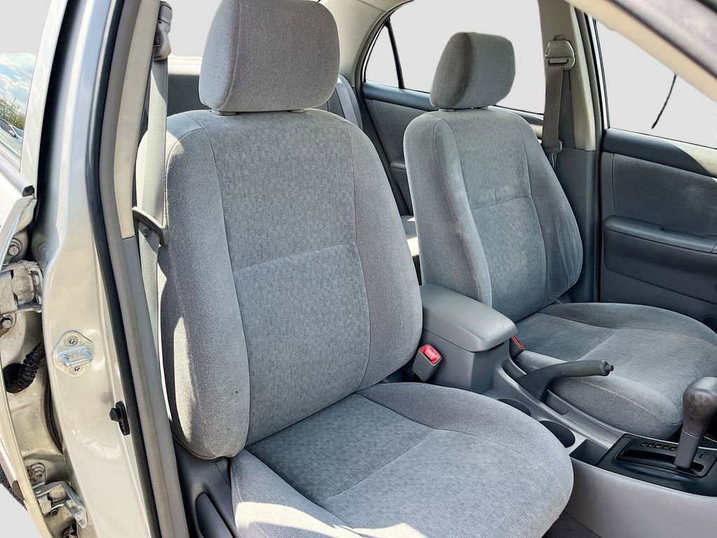 Used 2004 Toyota Corolla LE image 25