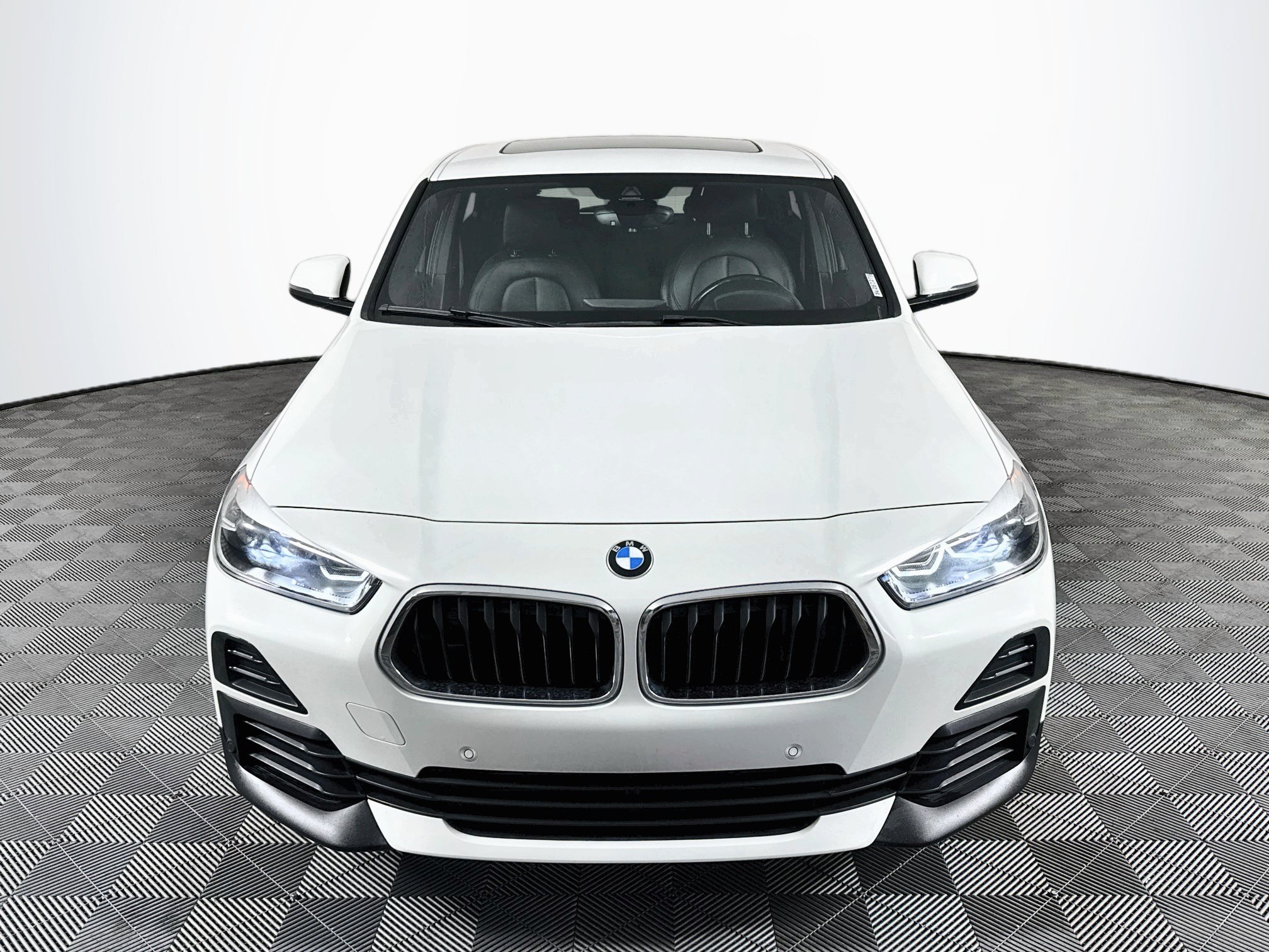 Used 2022 BMW X2 sDrive28i w/ Convenience Package FWD image 2