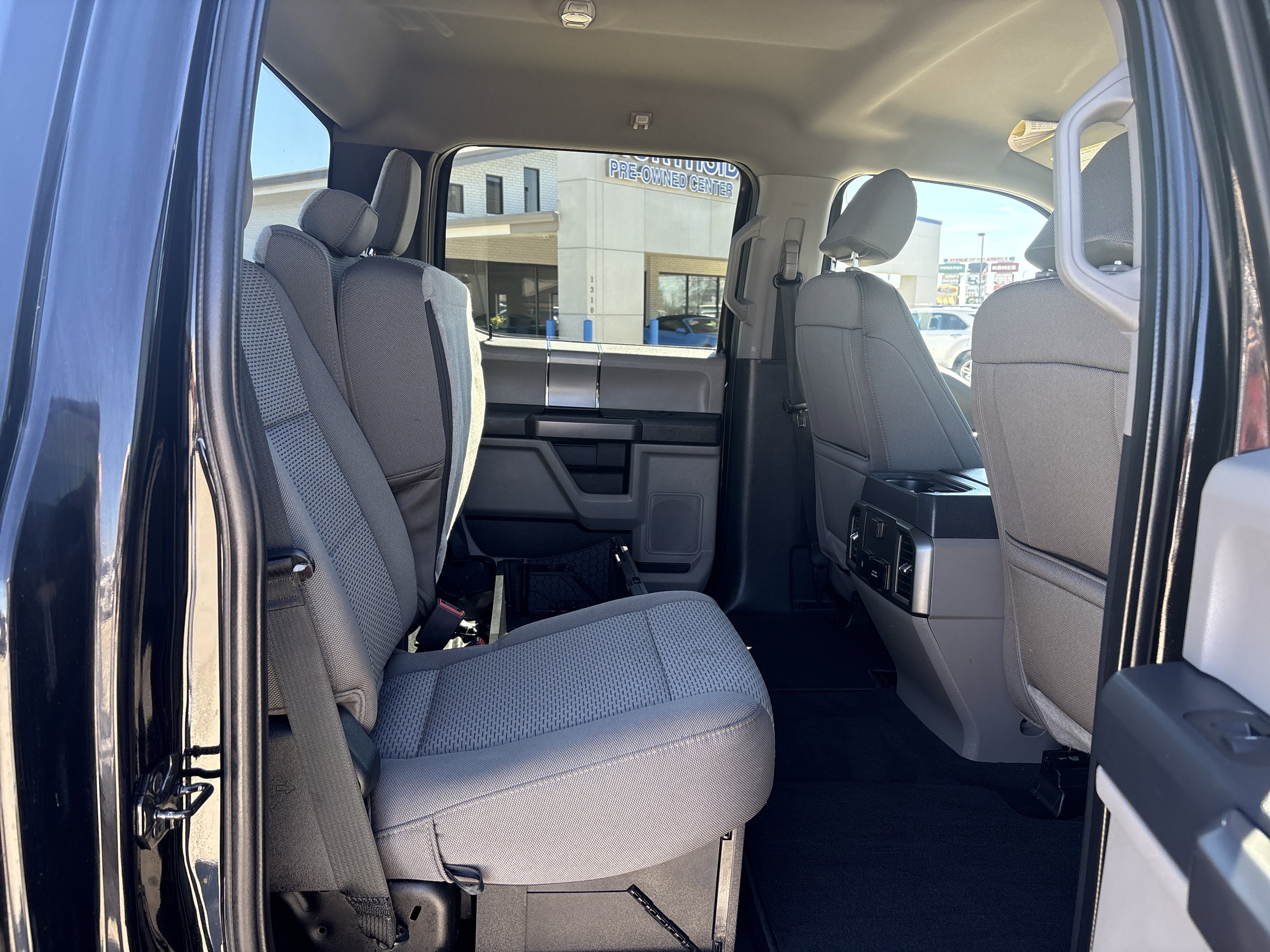 Used 2022 Ford F250 XLT w/ Black Appearance Package image 8
