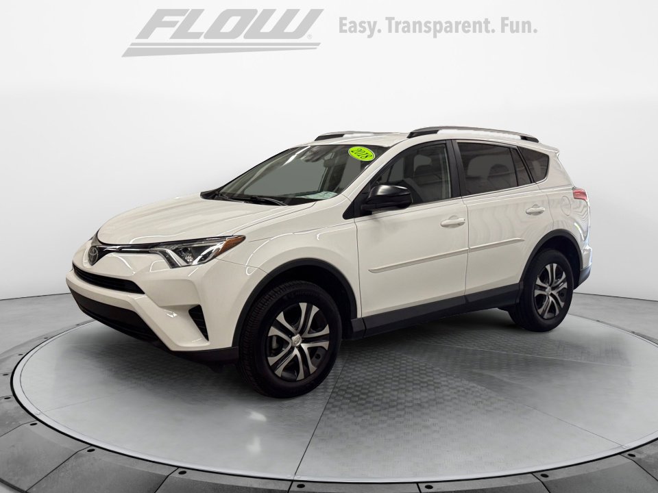Used 2018 Toyota RAV4 LE image 4