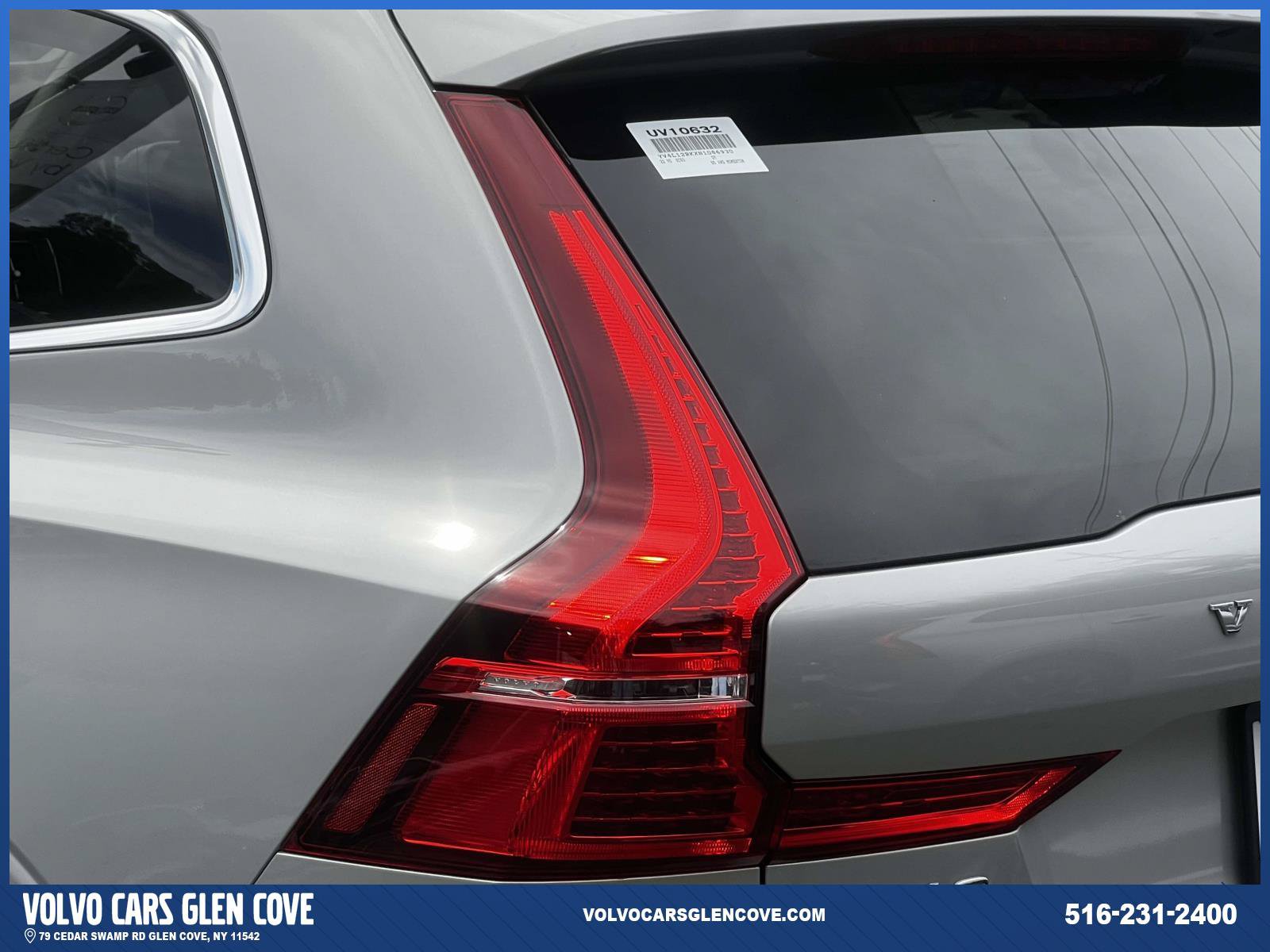 Used 2022 Volvo XC60 B5 Momentum w/ Climate Package AWD/4WD image 8
