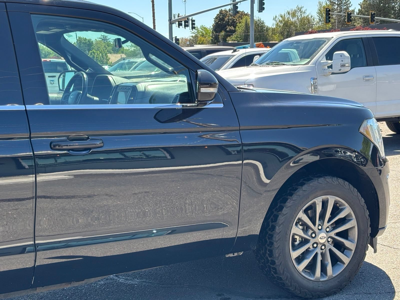 Used 2020 Ford Expedition Limited AWD/4WD image 4