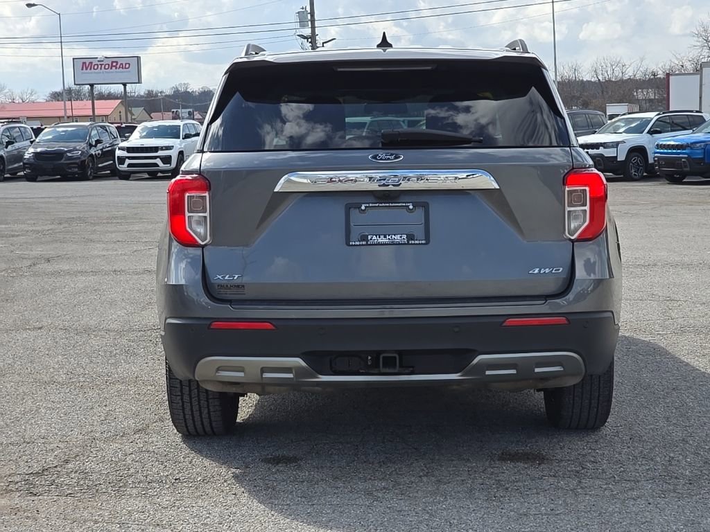 Used 2022 Ford Explorer XLT w/ Equipment Group 202A image 6