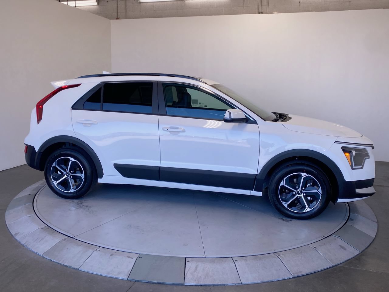 New 2026 Kia Niro EX w/ EX Premium Package FWD image 6
