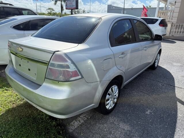 Used 2011 Chevrolet Aveo LT FWD image 5