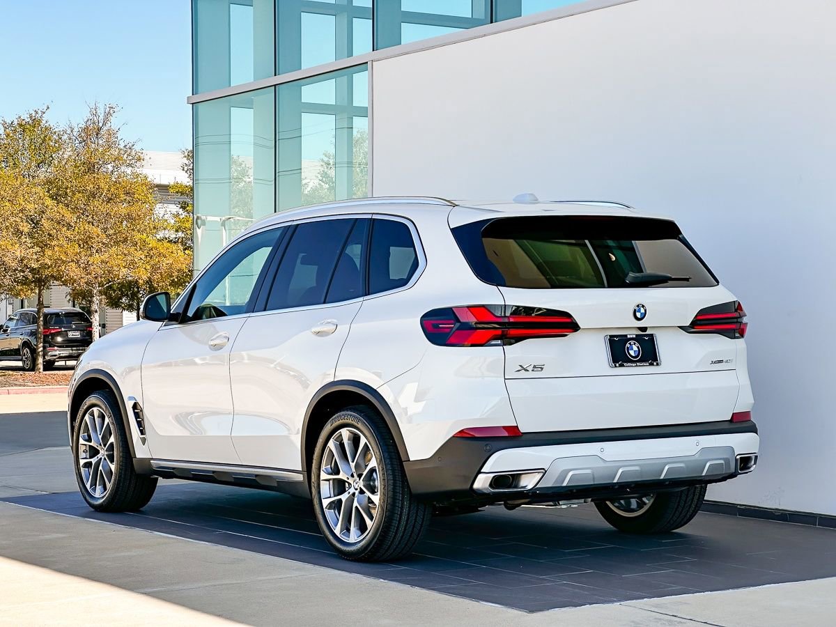 New 2026 BMW X5 xDrive40i w/ Premium Package image 7