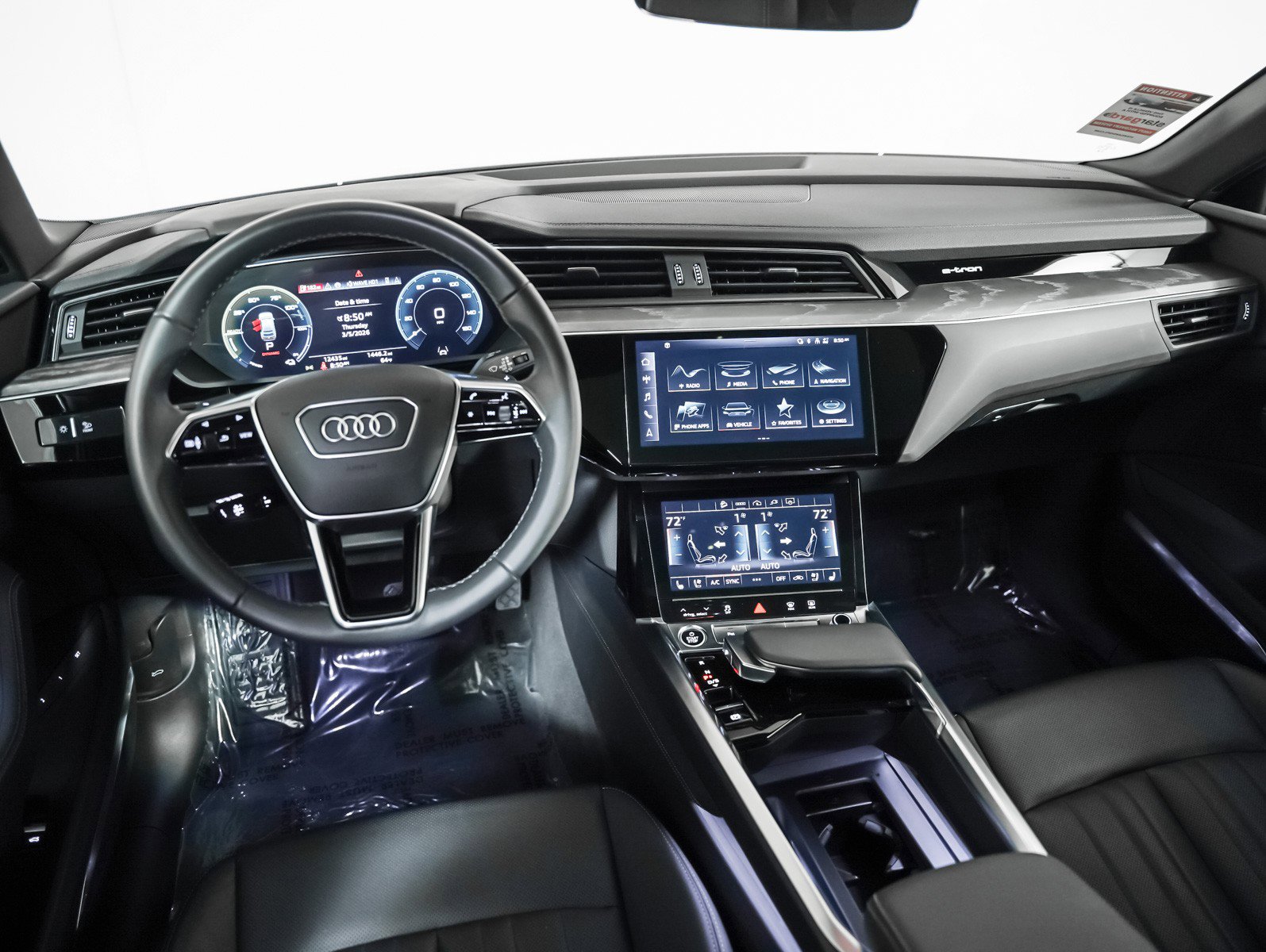 Used 2024 Audi Q8 e-tron Premium Plus w/ Premium Plus Package image 17