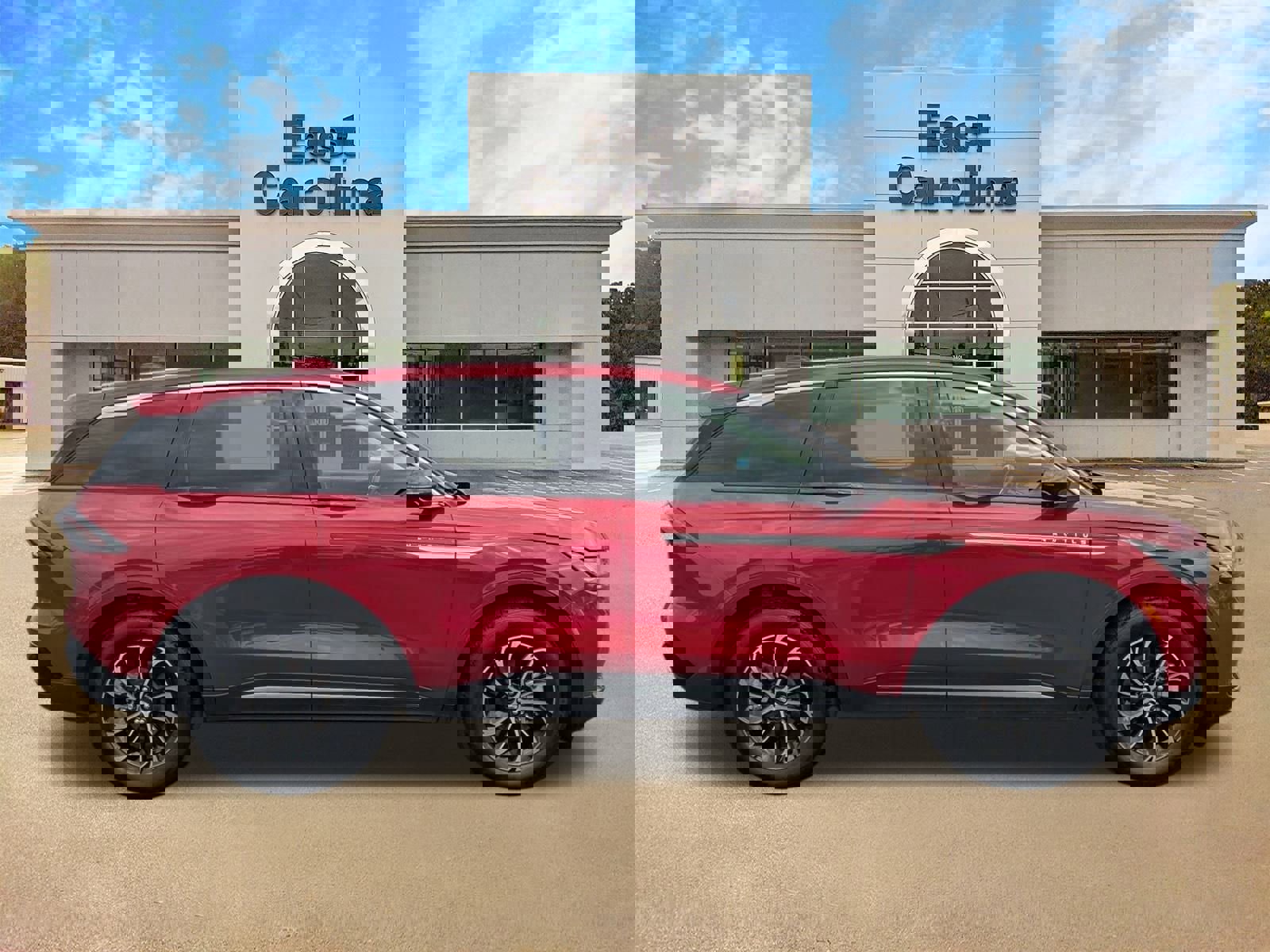 Used 2025 Lincoln Nautilus Premier w/ Equipment Group 102A image 2