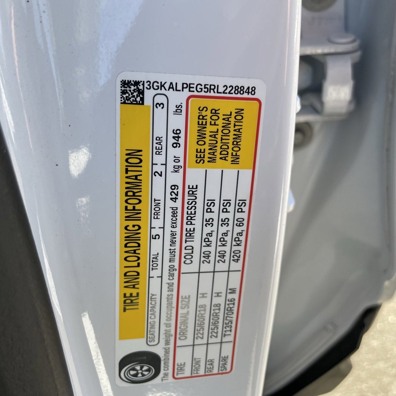 Used 2024 GMC Terrain SLT image 30