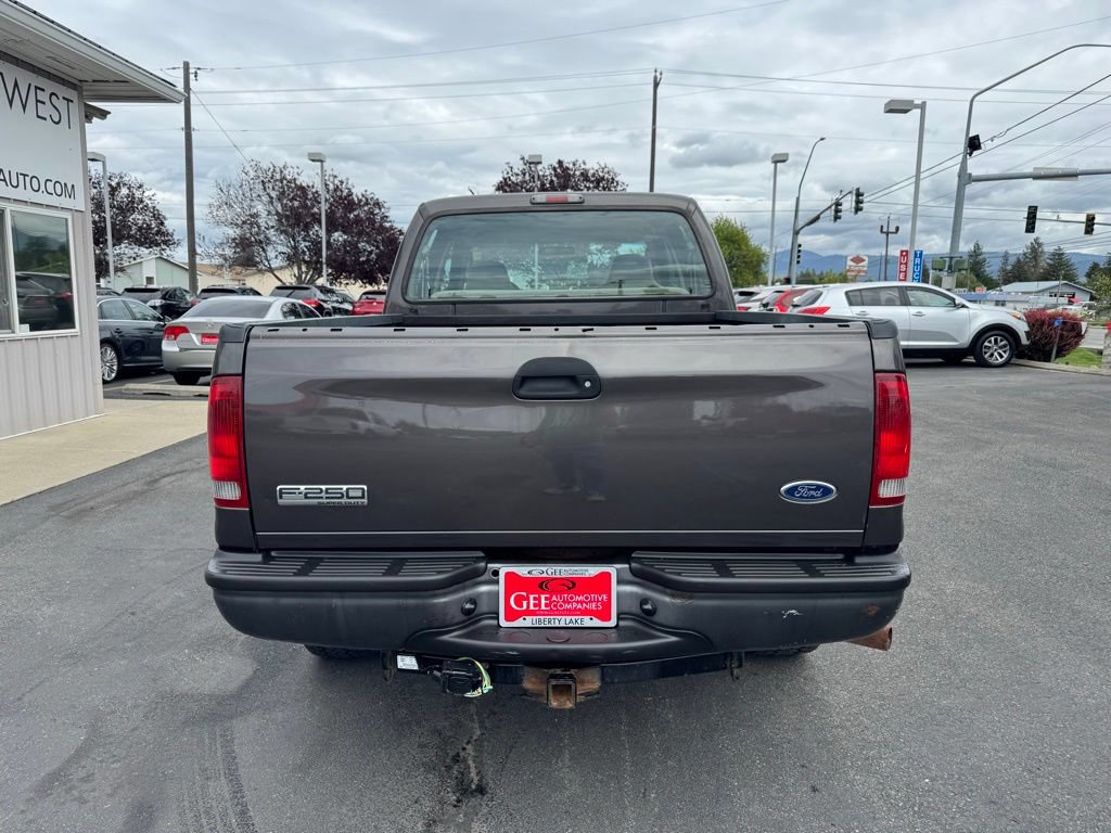 Used 2006 Ford F250 XL AWD/4WD image 4