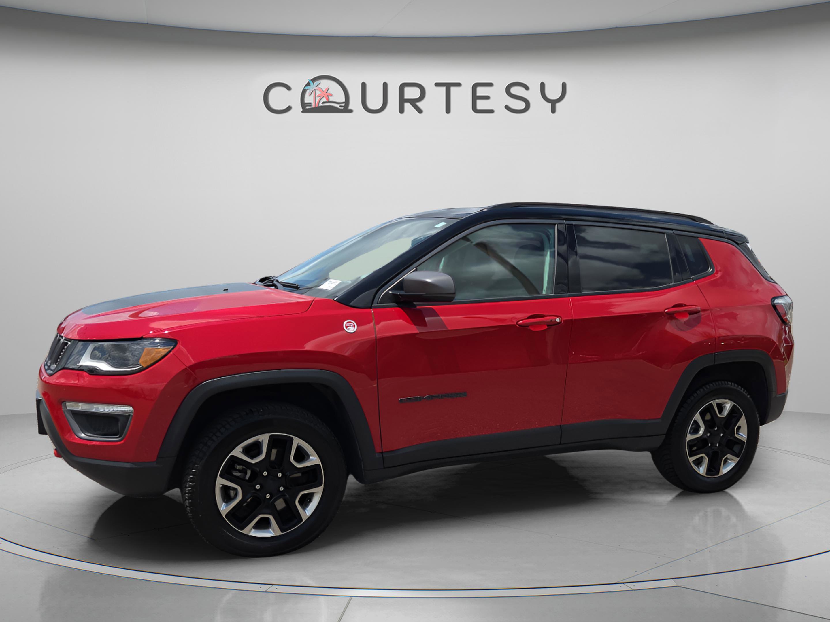 Used 2018 Jeep Compass Trailhawk w/ Leather Interior Group AWD/4WD image 1