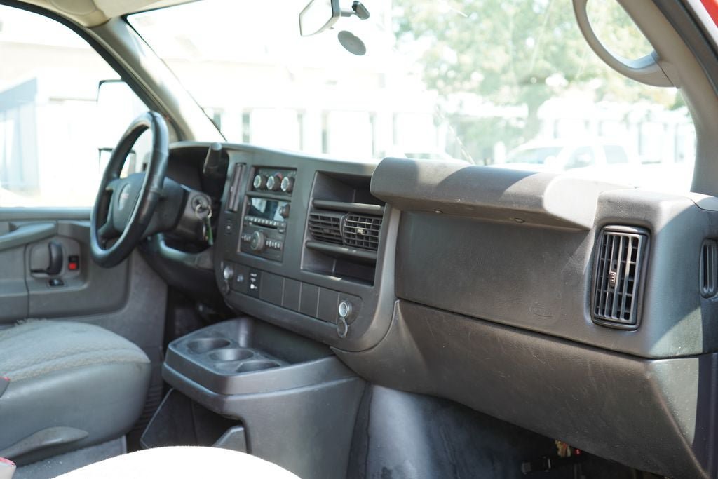 Used 2014 GMC Savana 3500 RWD image 12