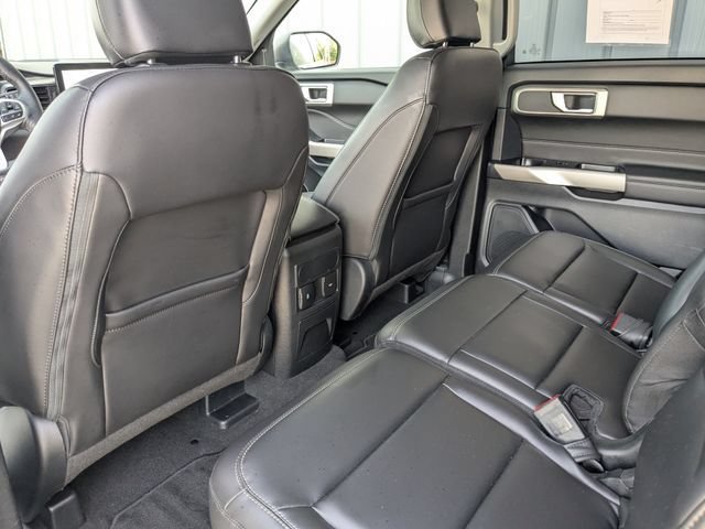 Used 2023 Ford Explorer XLT w/ Equipment Group 202A AWD/4WD image 28