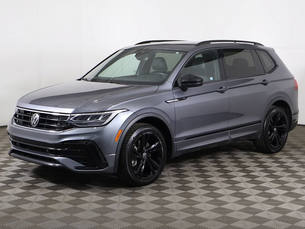 Used 2024 Volkswagen Tiguan SE R-Line FWD image 9