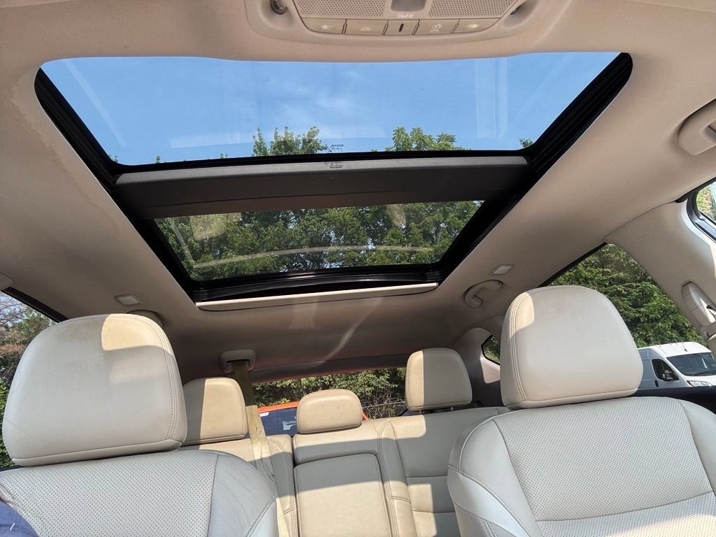 Used 2015 Nissan Murano Platinum w/ Platinum Technology Package AWD/4WD image 3