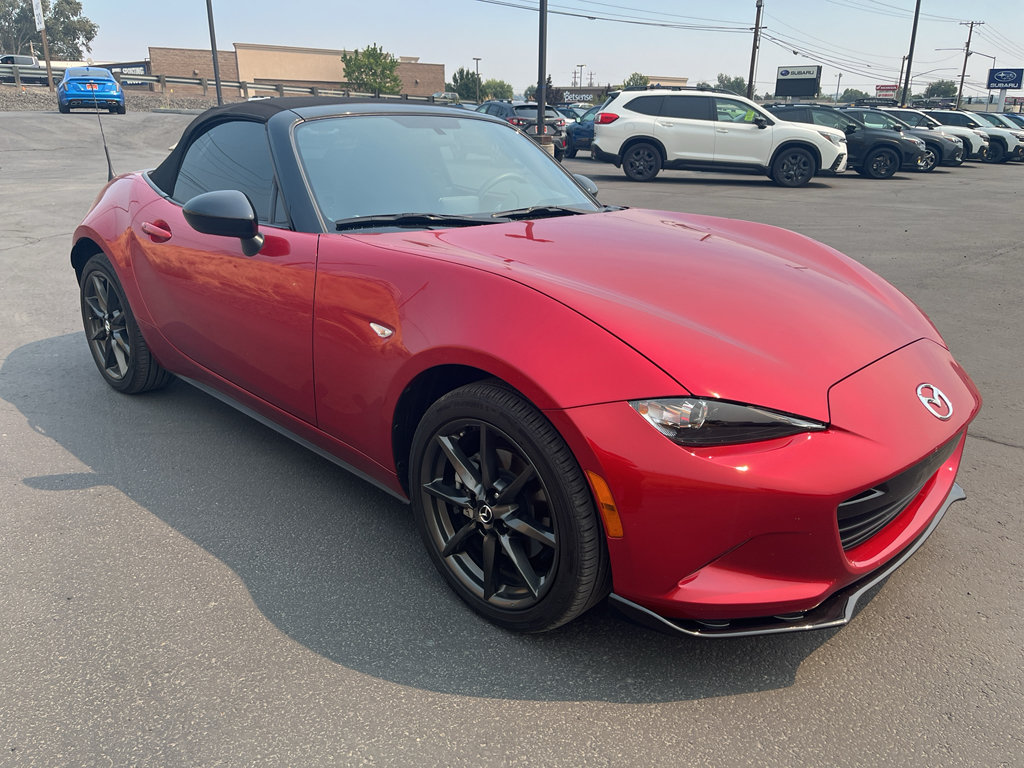 Used 2016 MAZDA MX-5 Miata Club RWD image 3