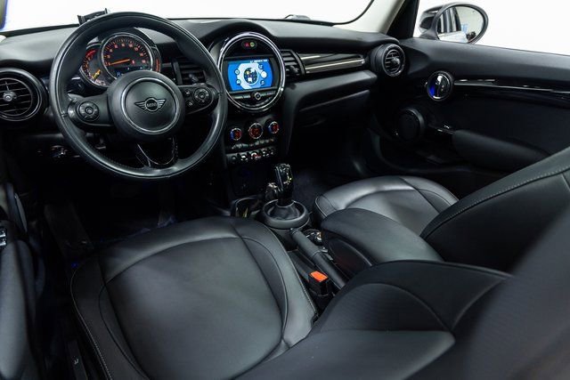 Used 2021 MINI Cooper 4-Door Hardtop image 21