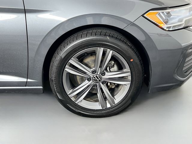 Used 2024 Volkswagen Jetta SE image 36