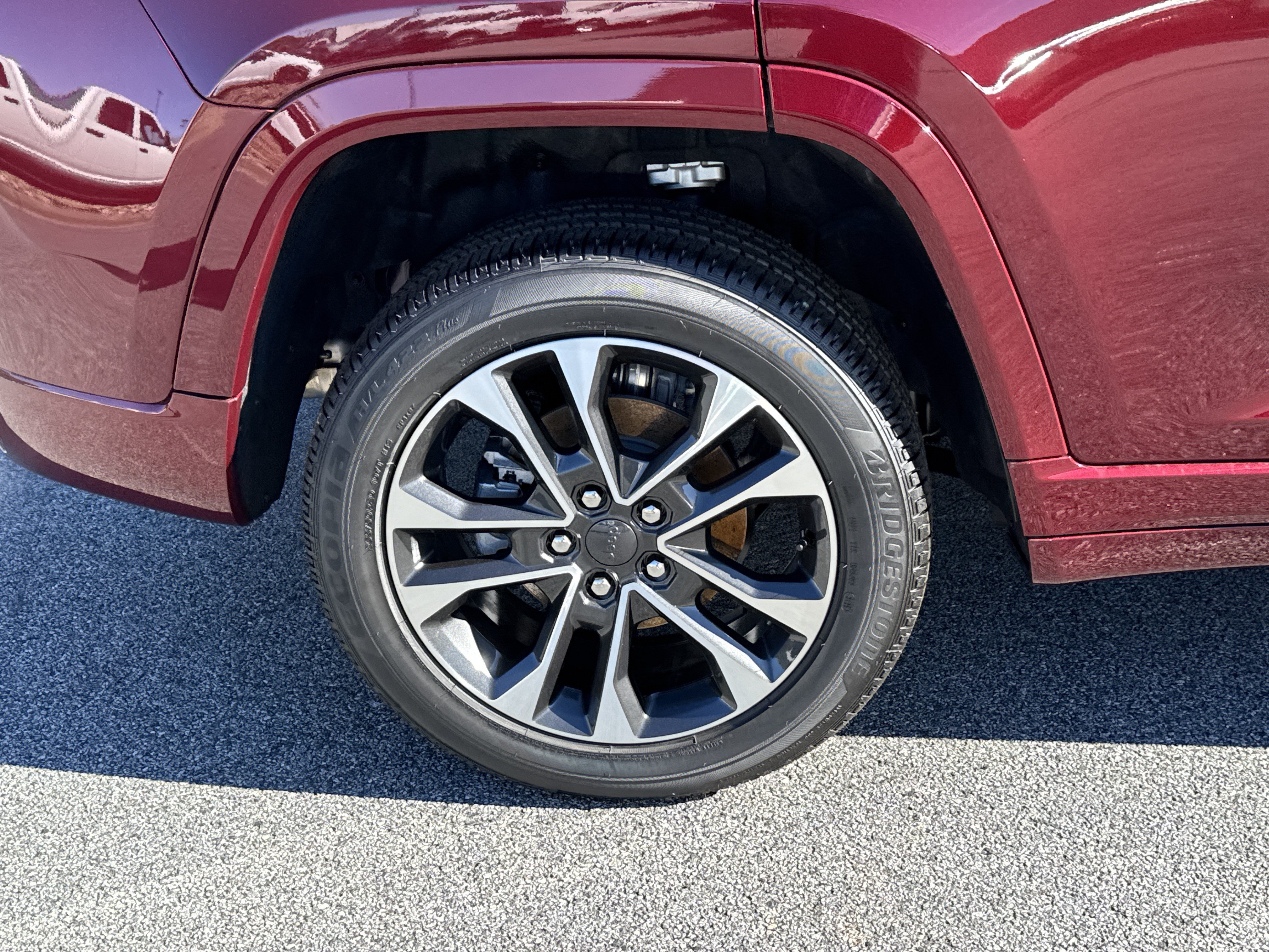 New 2025 Jeep Grand Cherokee Overland w/ Luxury Tech Group IV AWD/4WD image 12