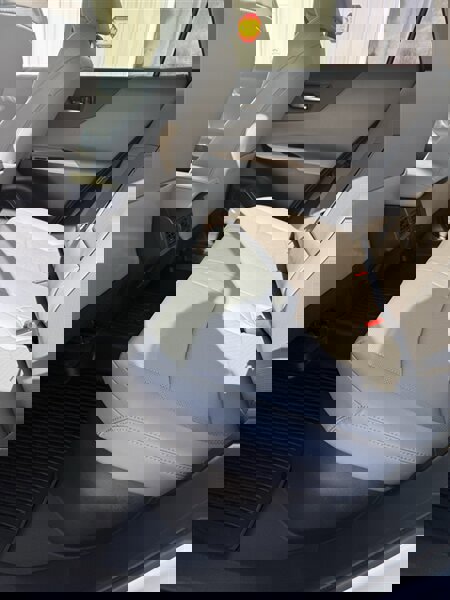 Used 2021 Toyota Venza XLE w/ Softex Package image 25