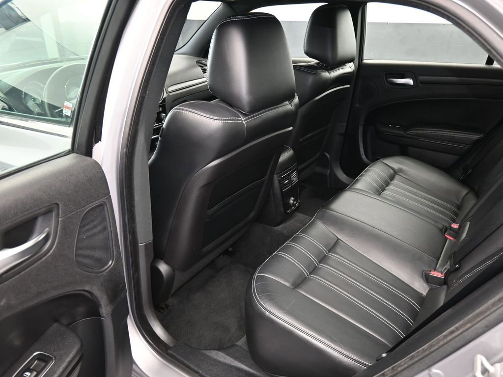 Used 2014 Chrysler 300 S image 31