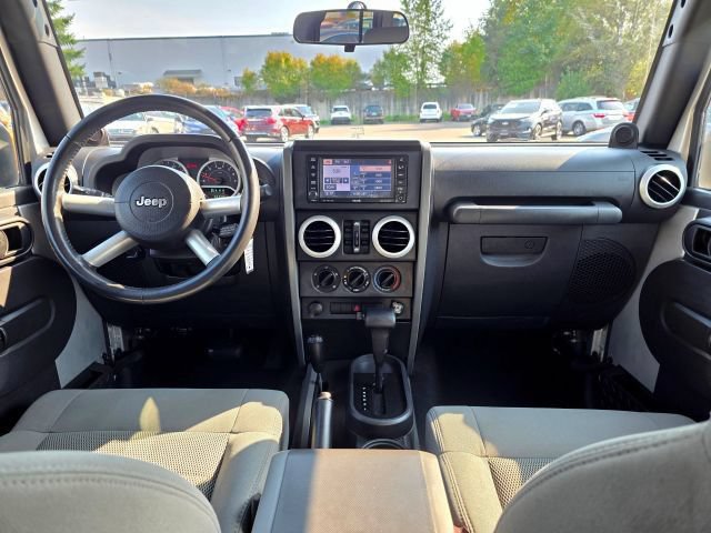 Used 2008 Jeep Wrangler Unlimited Sahara AWD/4WD image 16