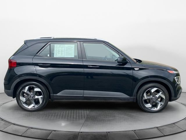 Used 2020 Hyundai Venue SEL w/ Convenience + Premium Package FWD image 6