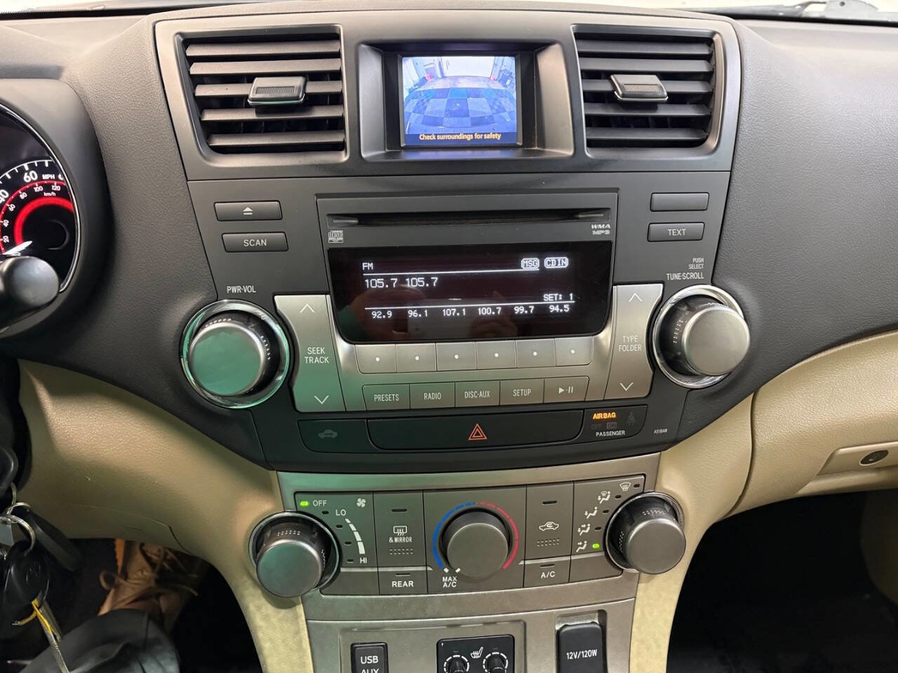 Used 2011 Toyota Highlander SE w/ Tow Pkg AWD/4WD image 15