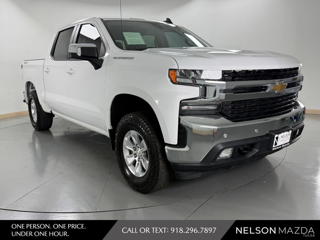 Used 2020 Chevrolet Silverado 1500 LT w/ Convenience Package AWD/4WD image 4