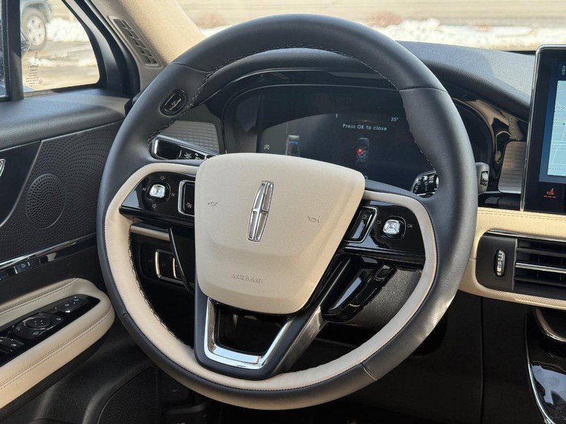 New 2026 Lincoln Corsair Premiere image 7