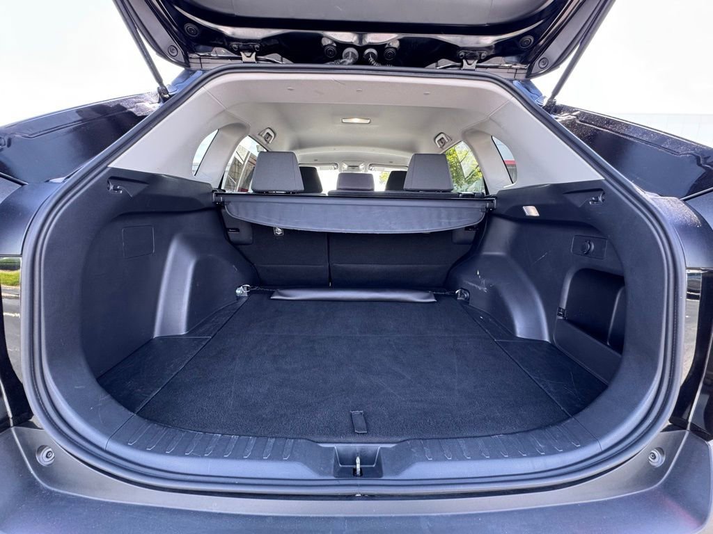 Used 2024 Toyota RAV4 XLE FWD image 12