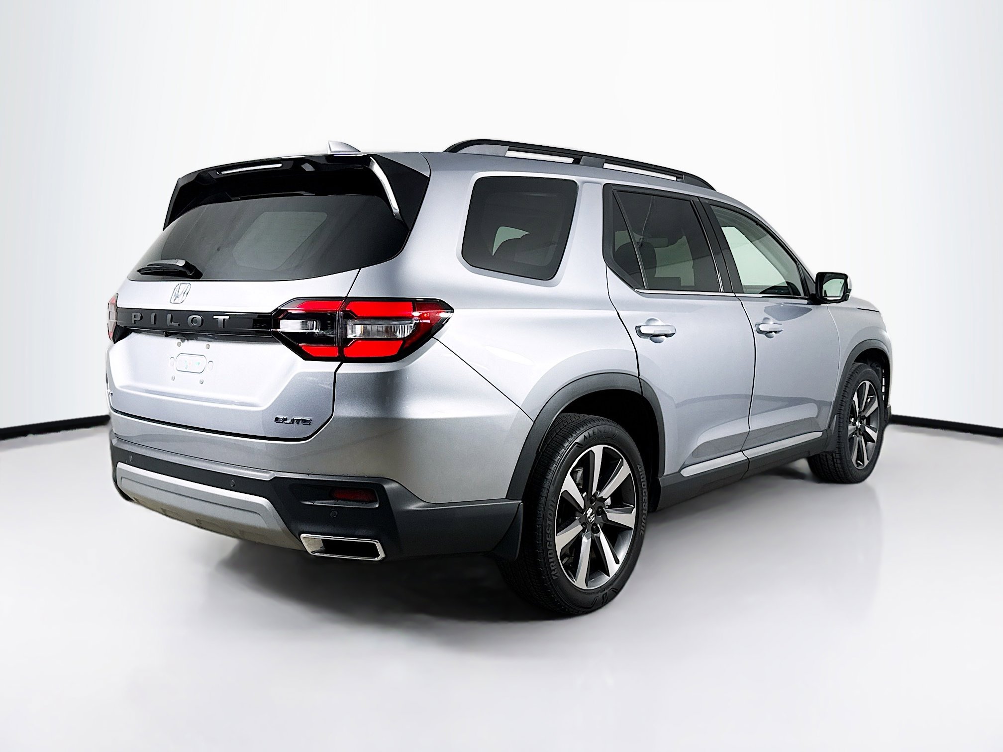 Certified 2023 Honda Pilot Elite image 34