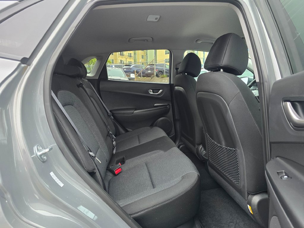 Used 2023 Hyundai Kona SE FWD image 12