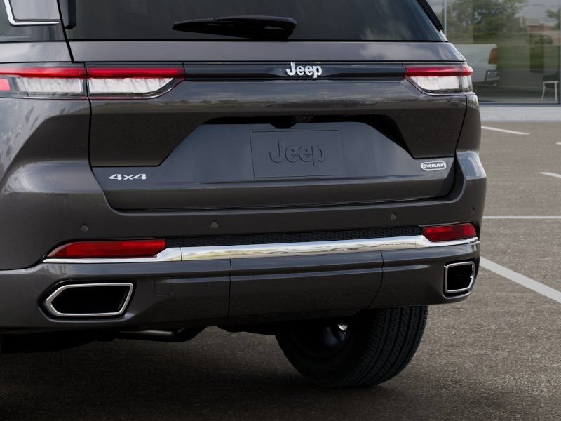 New 2025 Jeep Grand Cherokee Overland w/ Adv Protech Group III AWD/4WD image 14