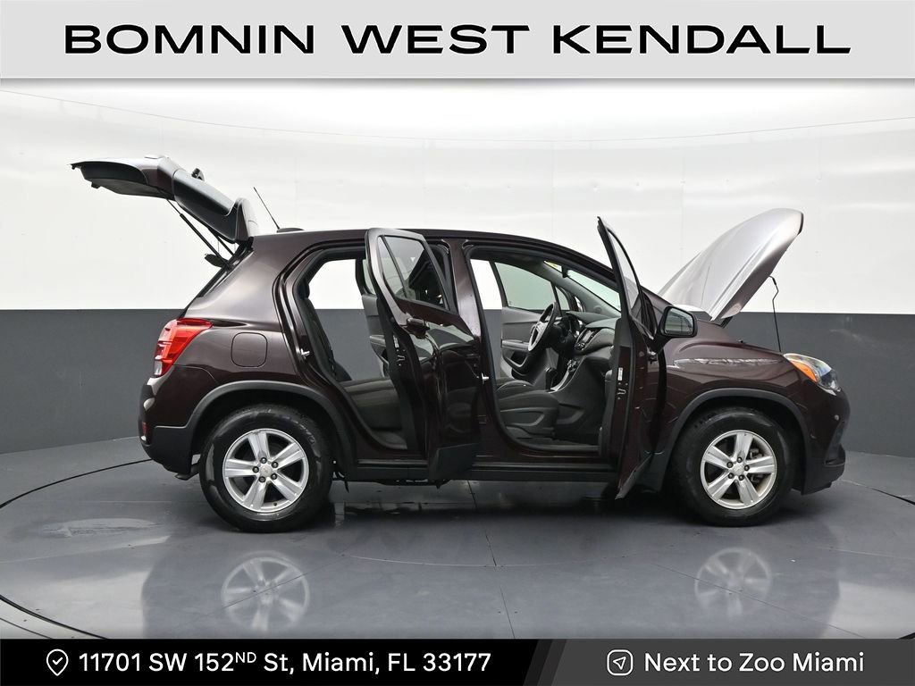 Used 2021 Chevrolet Trax LS image 29