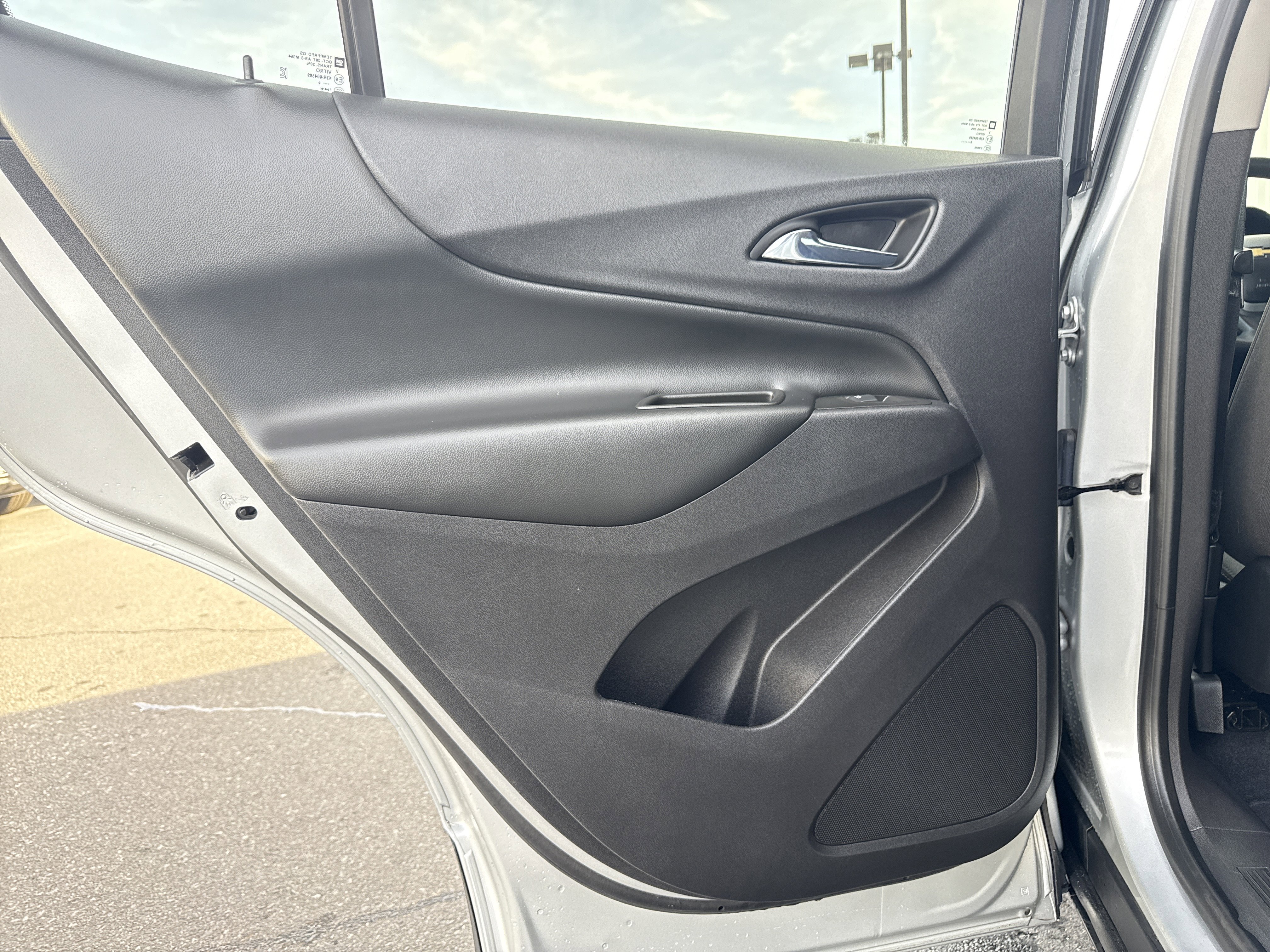 Used 2020 Chevrolet Equinox LT image 18