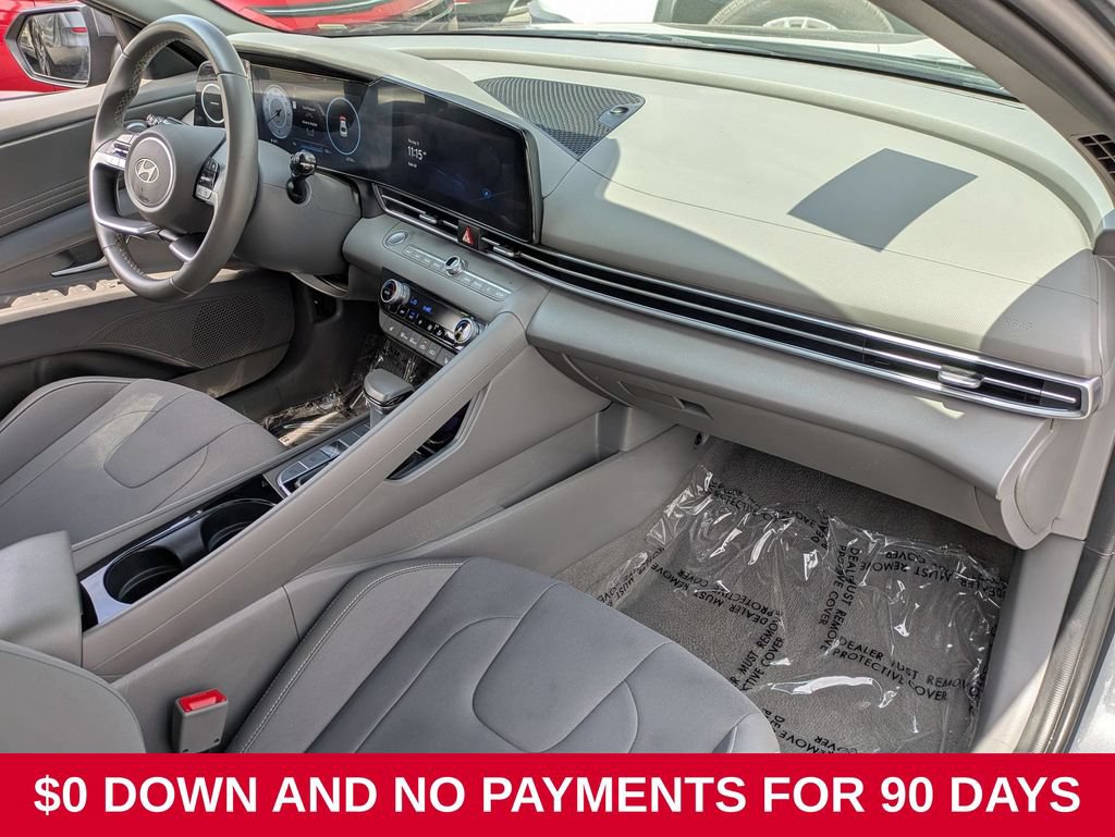 Used 2025 Hyundai Elantra SEL FWD image 29