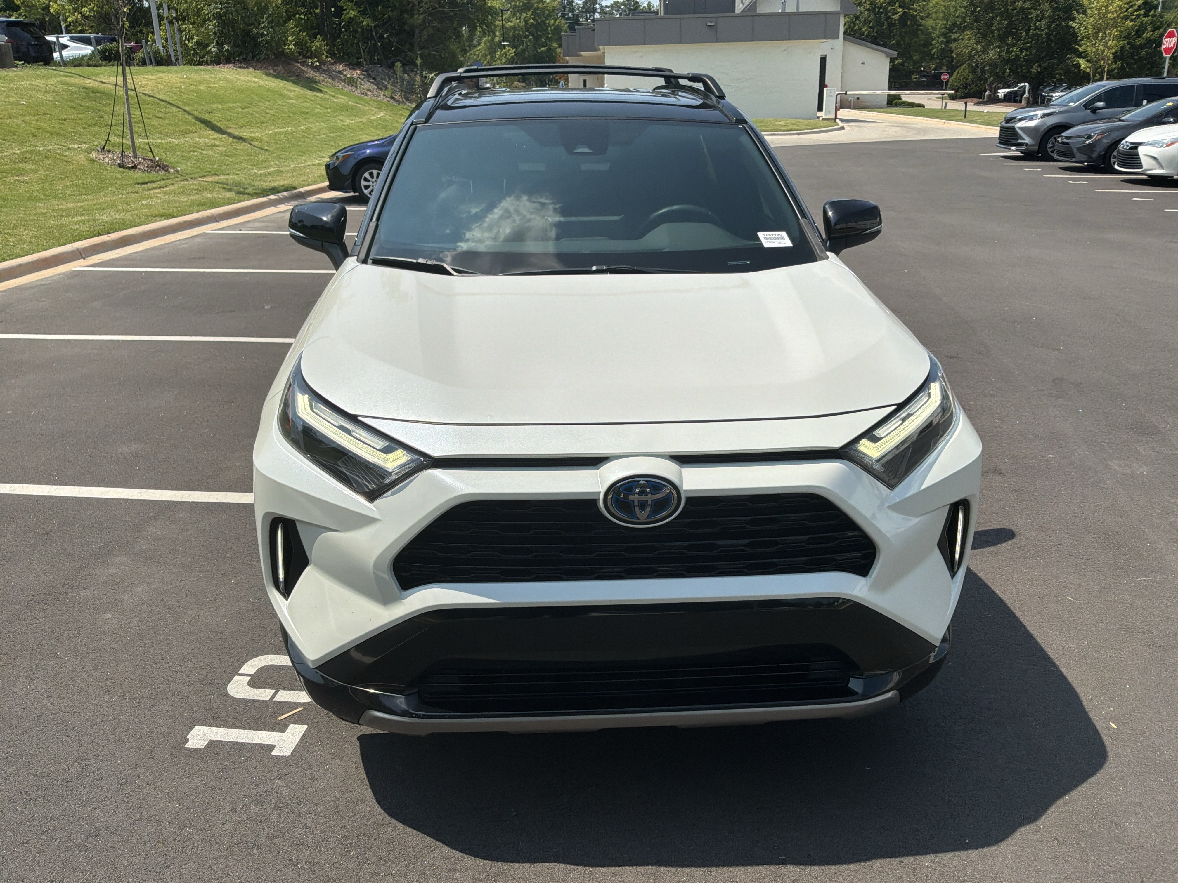 Used 2022 Toyota RAV4 XSE AWD/4WD image 3
