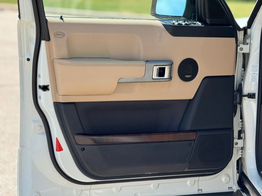 Used 2004 Land Rover Range Rover HSE AWD/4WD image 17