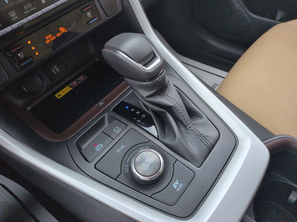 Used 2024 Toyota RAV4 Limited w/ Advanced Technology Package image 24