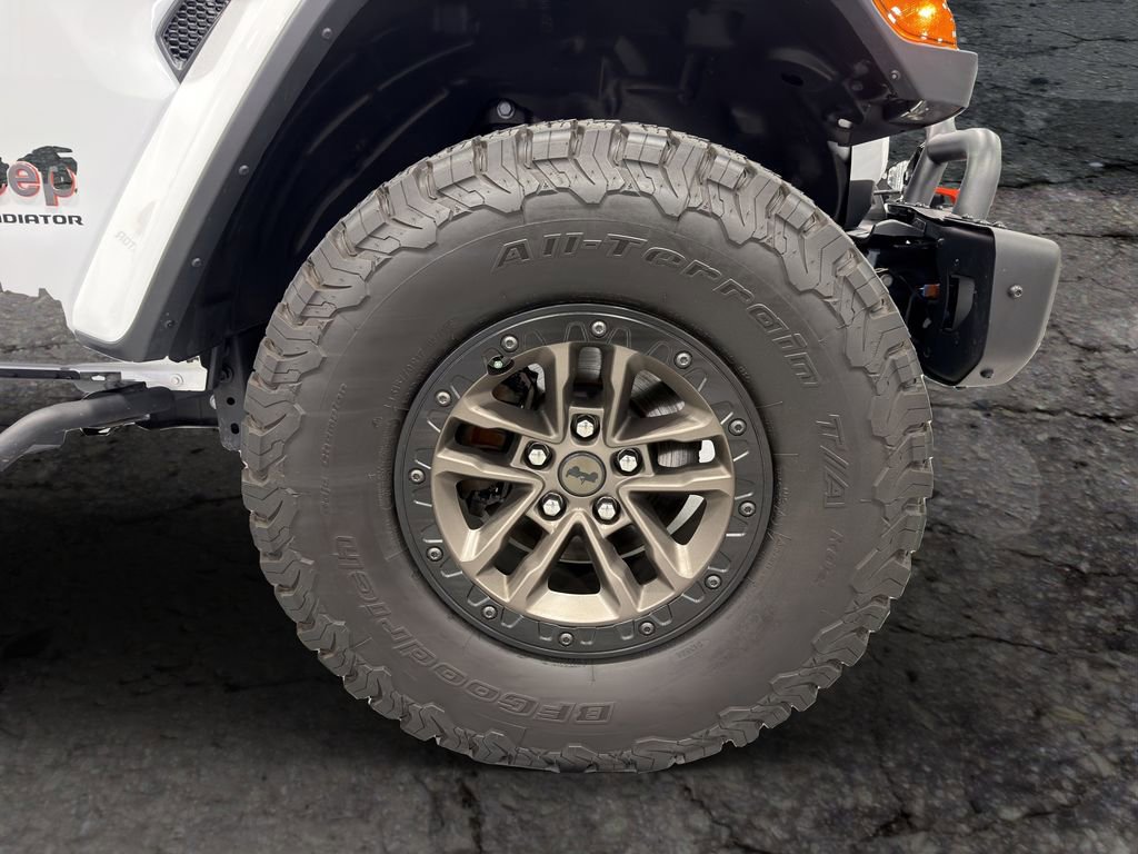 Used 2024 Jeep Gladiator Mojave AWD/4WD image 14